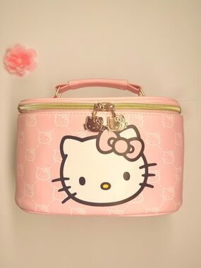 💐 Hello Kitty Sanrio Travel Bag